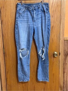 American Eagle Outfitters Distressed Blue Ripped mom Jeans sz 14 Xlong